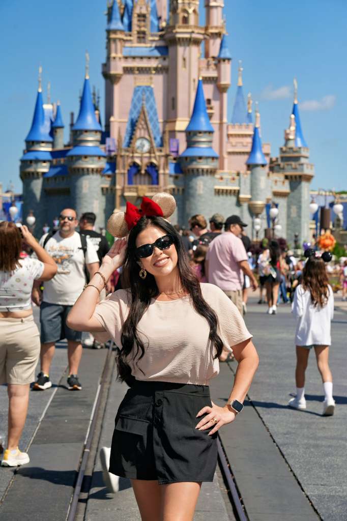Luana — Especialista Disney & EUA